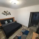 Solymos Apartmanhaz דירה Vamosatya