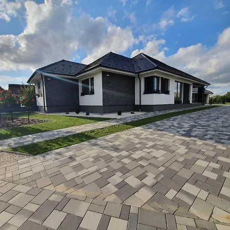 Solymos Apartmanhaz Vamosatya
