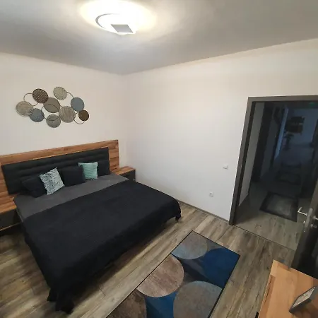 Solymos Apartmanhaz Διαμέρισμα Vamosatya