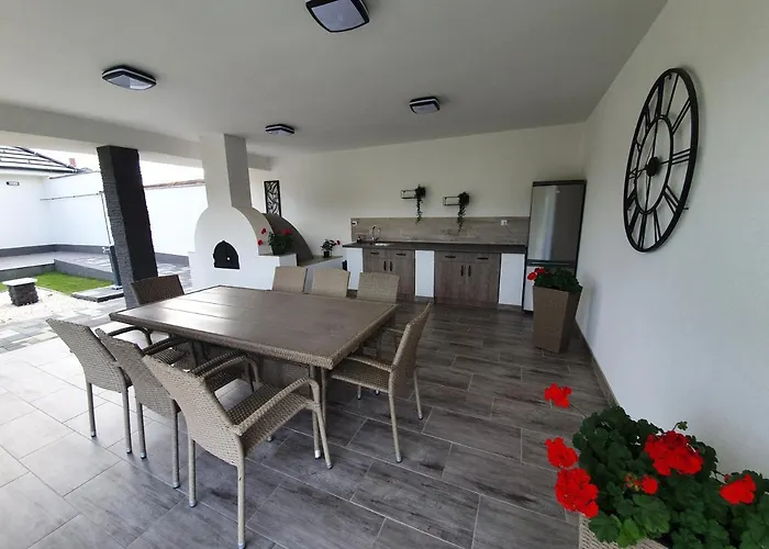 Solymos Apartmanhaz 아파트 Vamosatya