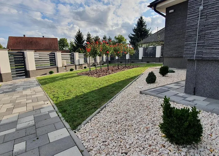 Solymos Apartmanhaz 아파트