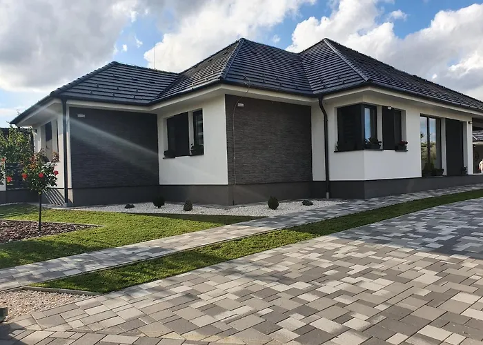 Solymos Apartmanhaz * Vamosatya